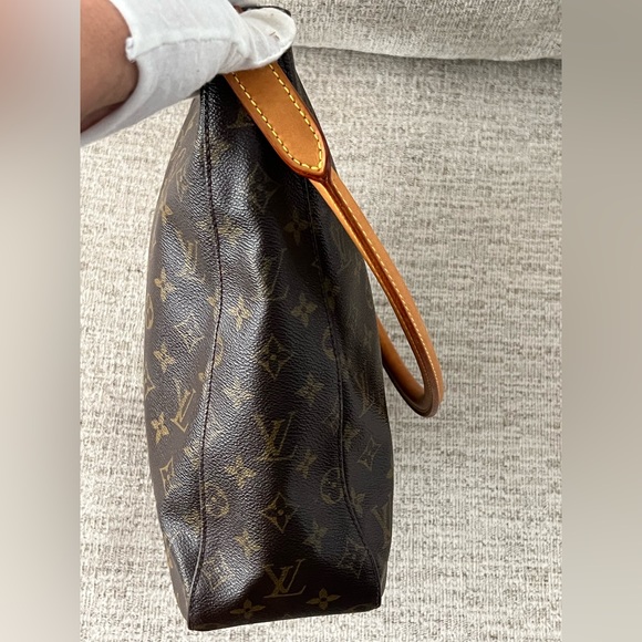 LIVE: Louis Vuitton Monogram Looping Tote. Item described on live extensively. - Picture 5 of 11